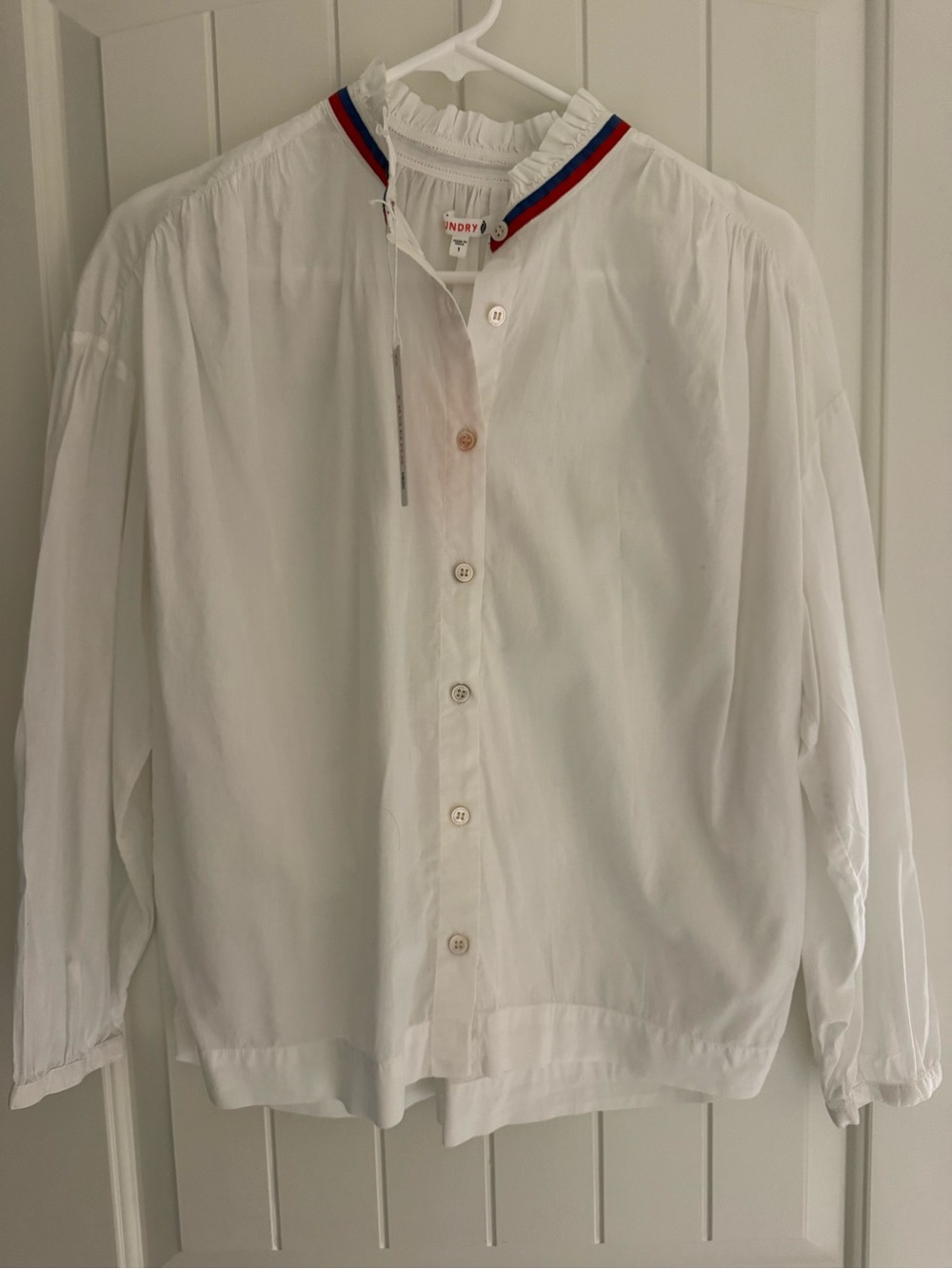 SUNDRY size 1 NWT white ruffle collared top